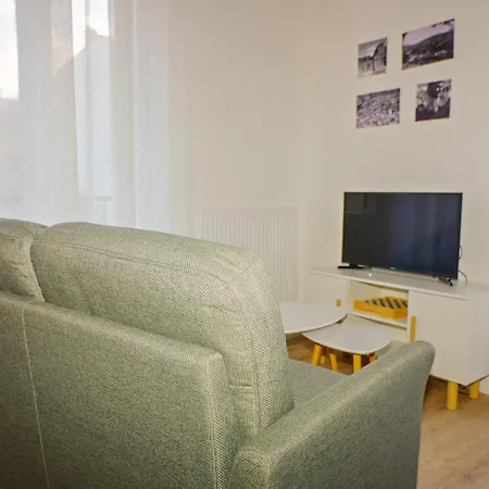 Bacivers Cote Jardin Apartment *